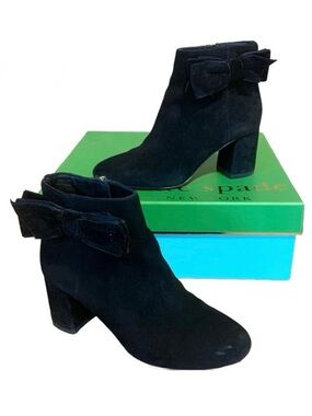 KATE SPADE BLACK SUEDE "HOLLY" BOW ACCENT BOOTIES W/BOX (5M)